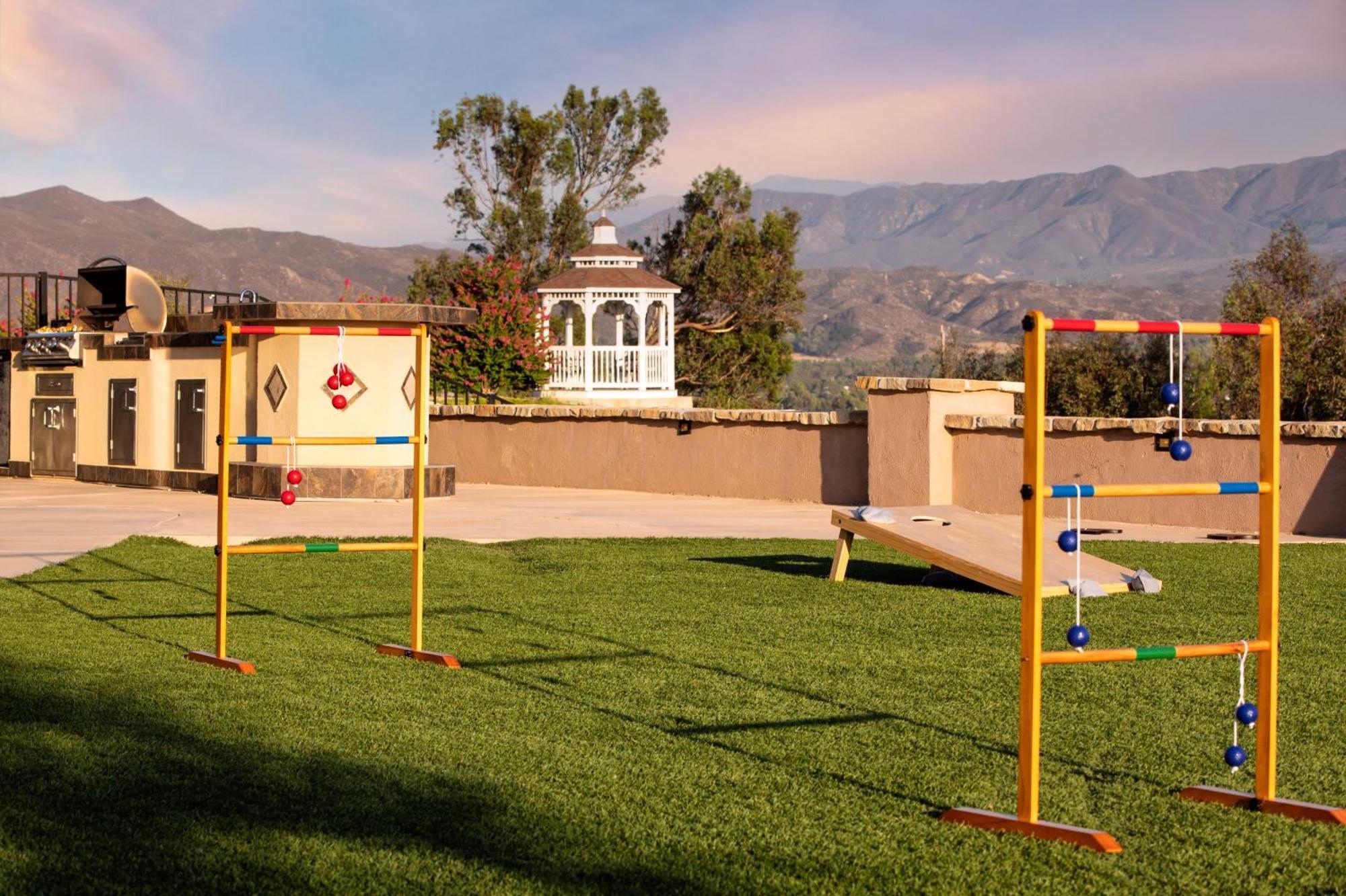 Sangiovese By Avantstay Spectacular Estate W Pool Hot Tub Putting Green تيميكولا، ريفيرسيدي، كاليفورنيا المظهر الخارجي الصورة
