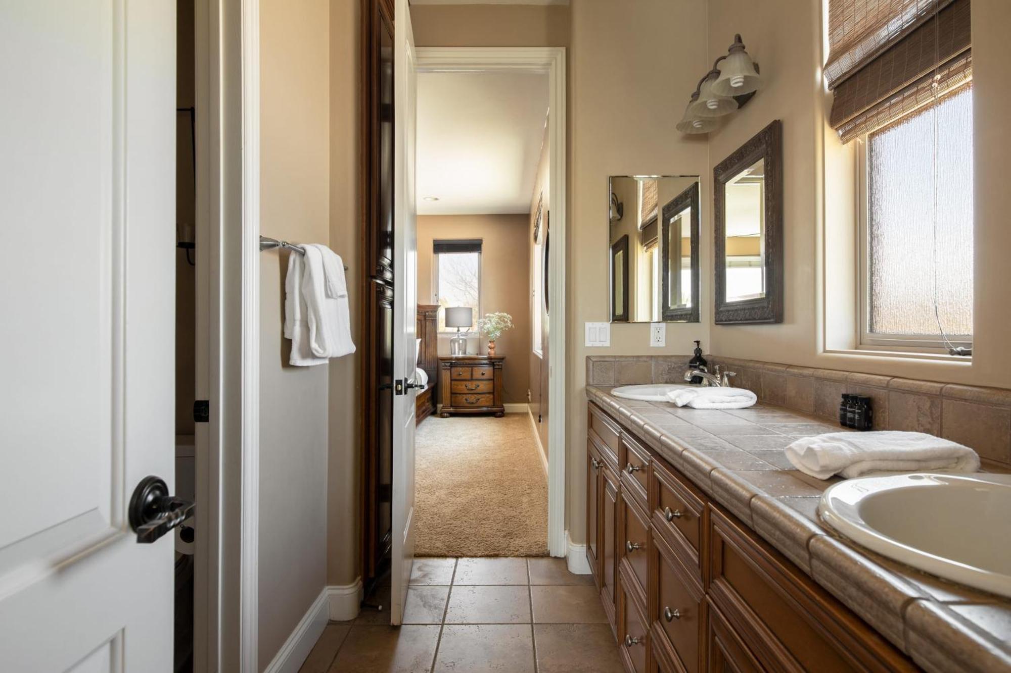 Sangiovese By Avantstay Spectacular Estate W Pool Hot Tub Putting Green تيميكولا، ريفيرسيدي، كاليفورنيا المظهر الخارجي الصورة