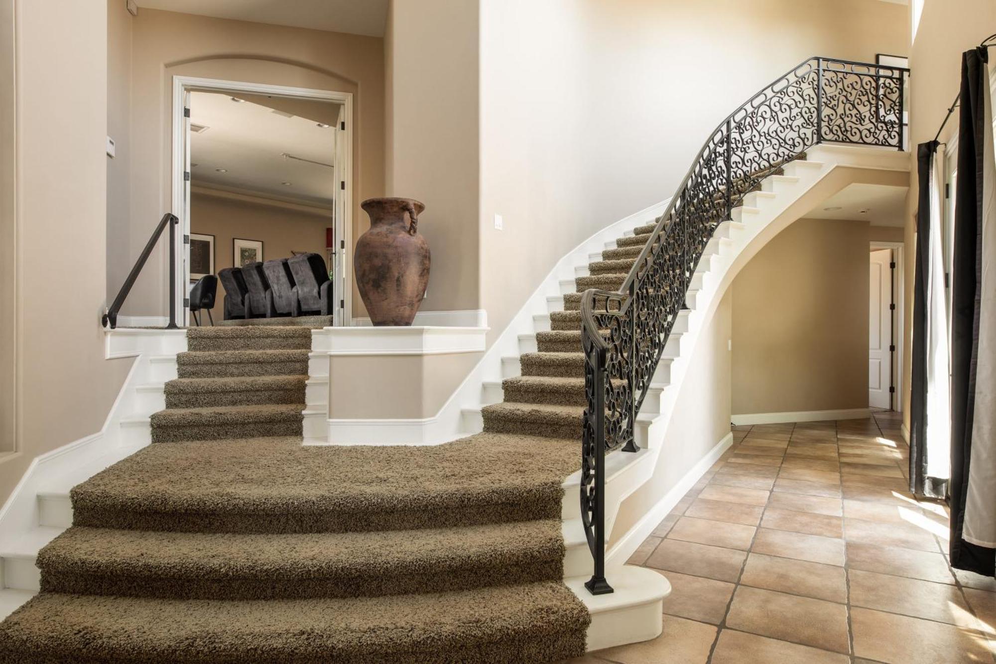 Sangiovese By Avantstay Spectacular Estate W Pool Hot Tub Putting Green تيميكولا، ريفيرسيدي، كاليفورنيا المظهر الخارجي الصورة