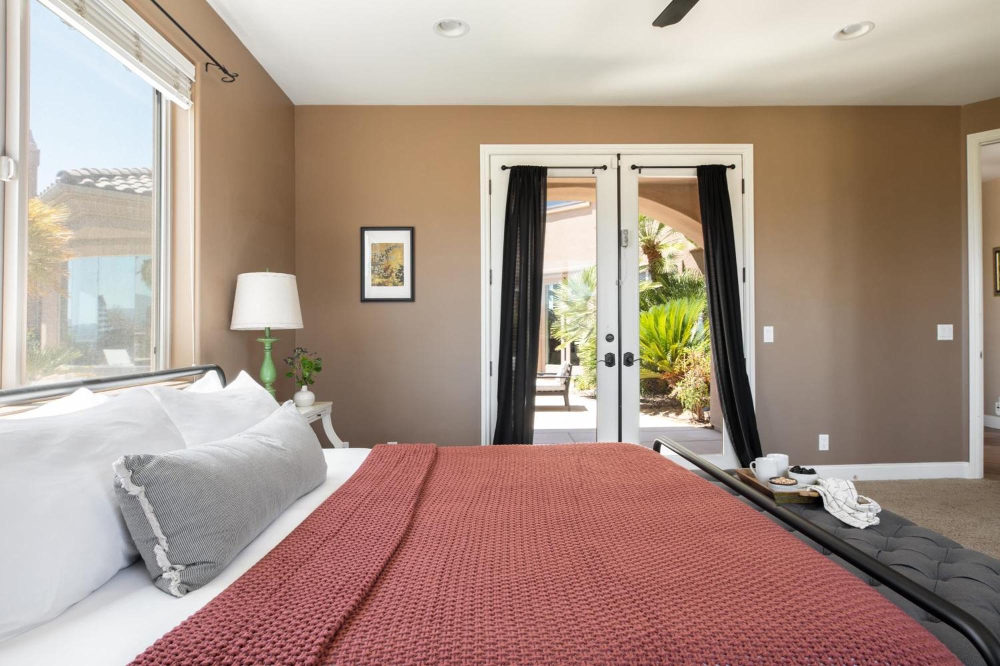 Sangiovese By Avantstay Spectacular Estate W Pool Hot Tub Putting Green تيميكولا، ريفيرسيدي، كاليفورنيا المظهر الخارجي الصورة