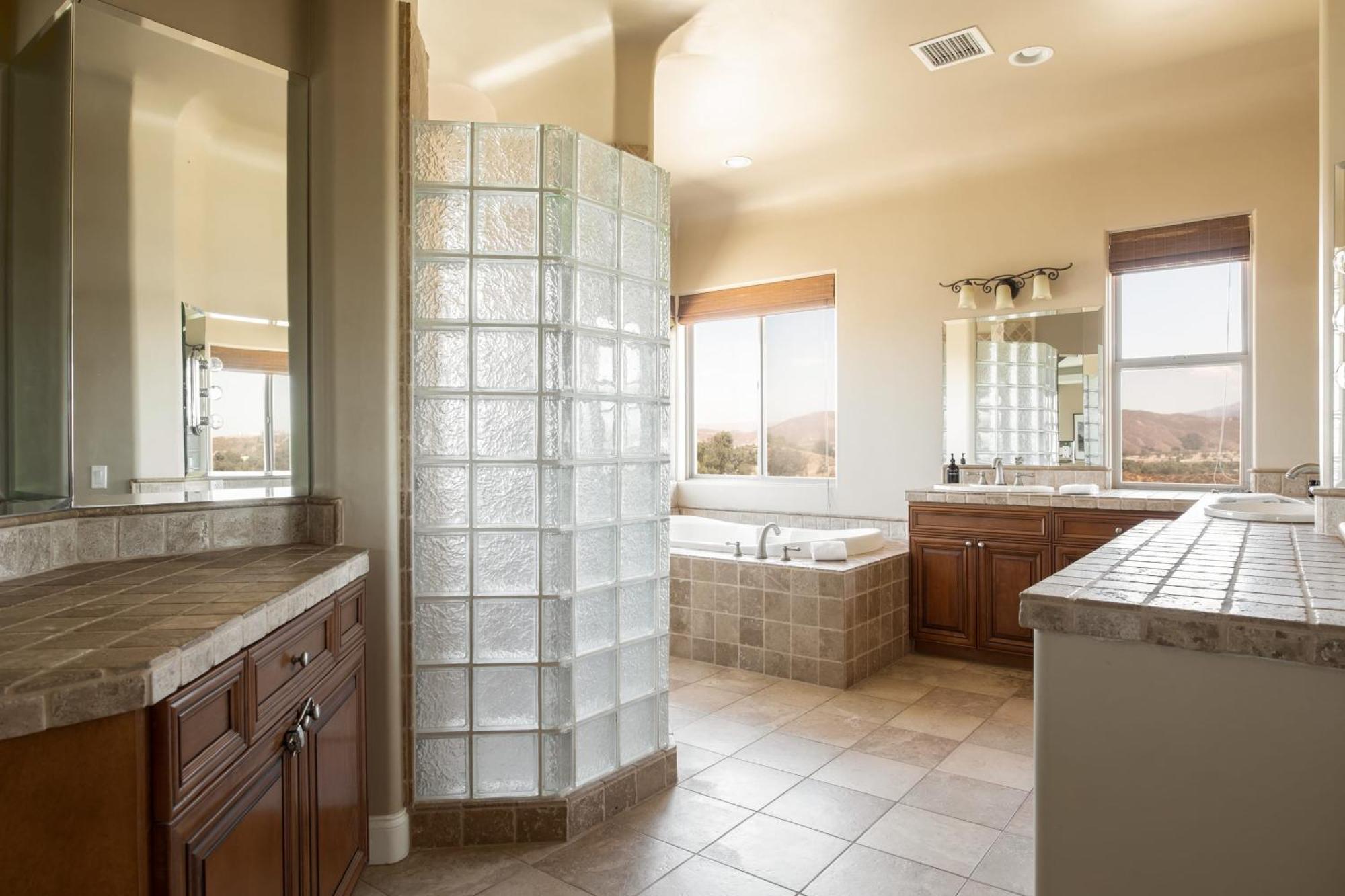 Sangiovese By Avantstay Spectacular Estate W Pool Hot Tub Putting Green تيميكولا، ريفيرسيدي، كاليفورنيا المظهر الخارجي الصورة