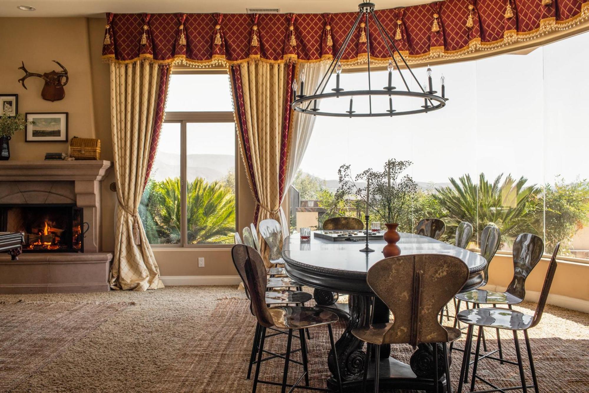 Sangiovese By Avantstay Spectacular Estate W Pool Hot Tub Putting Green تيميكولا، ريفيرسيدي، كاليفورنيا المظهر الخارجي الصورة