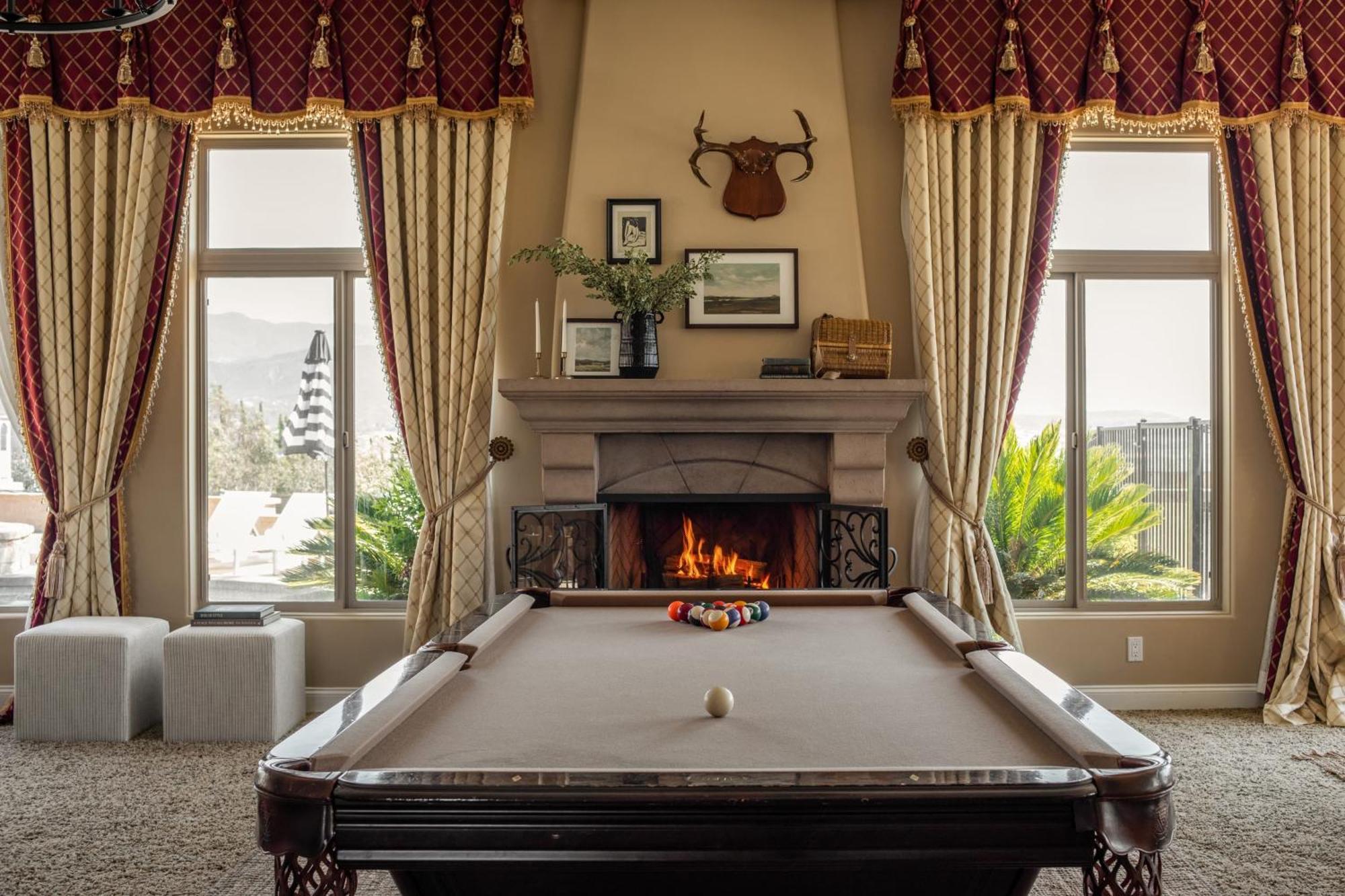 Sangiovese By Avantstay Spectacular Estate W Pool Hot Tub Putting Green تيميكولا، ريفيرسيدي، كاليفورنيا المظهر الخارجي الصورة