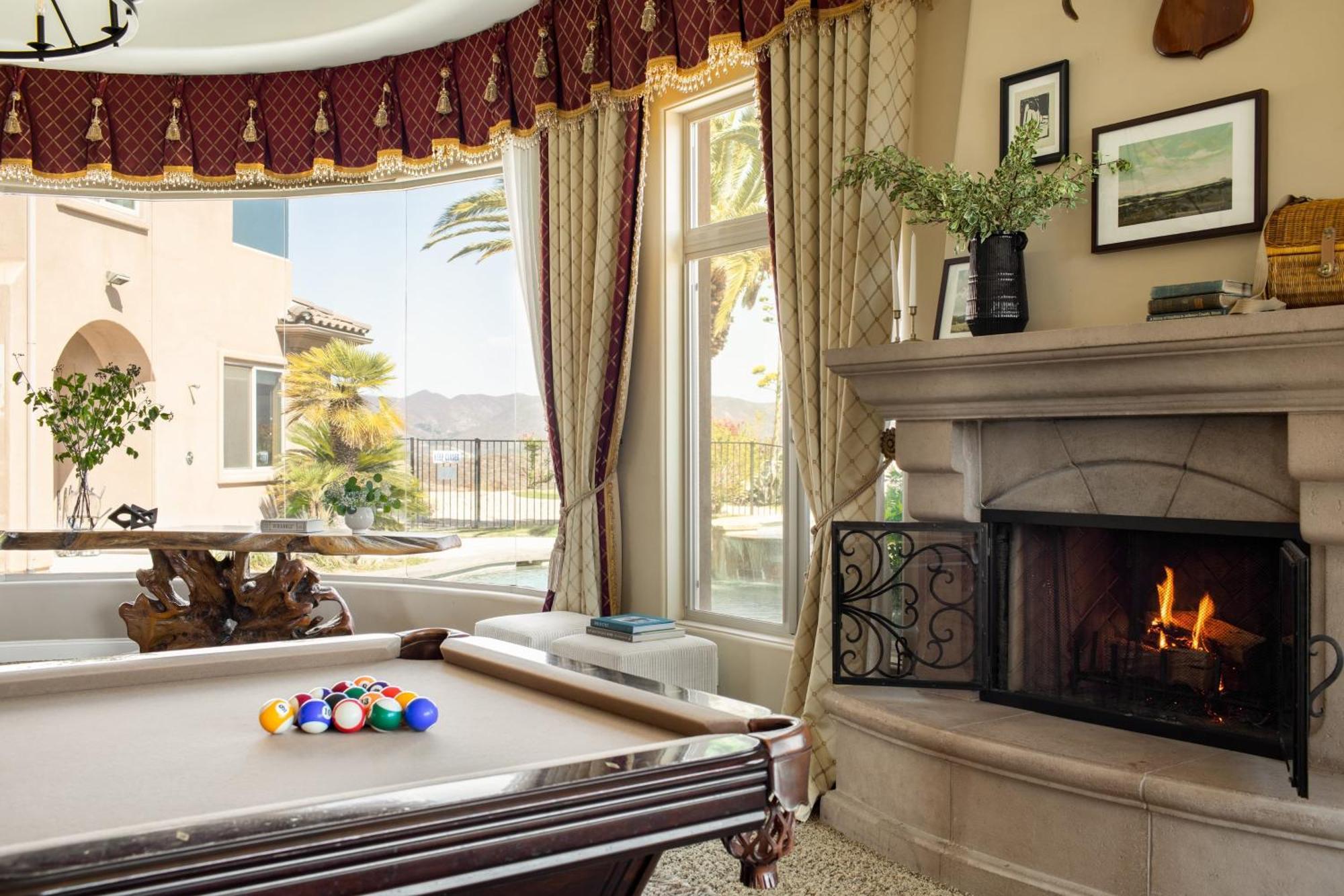 Sangiovese By Avantstay Spectacular Estate W Pool Hot Tub Putting Green تيميكولا، ريفيرسيدي، كاليفورنيا المظهر الخارجي الصورة