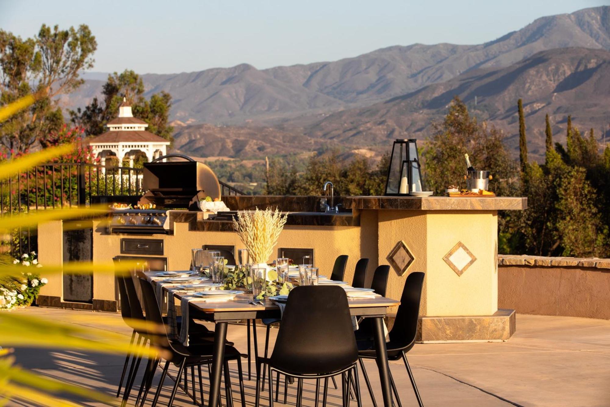 Sangiovese By Avantstay Spectacular Estate W Pool Hot Tub Putting Green تيميكولا، ريفيرسيدي، كاليفورنيا المظهر الخارجي الصورة