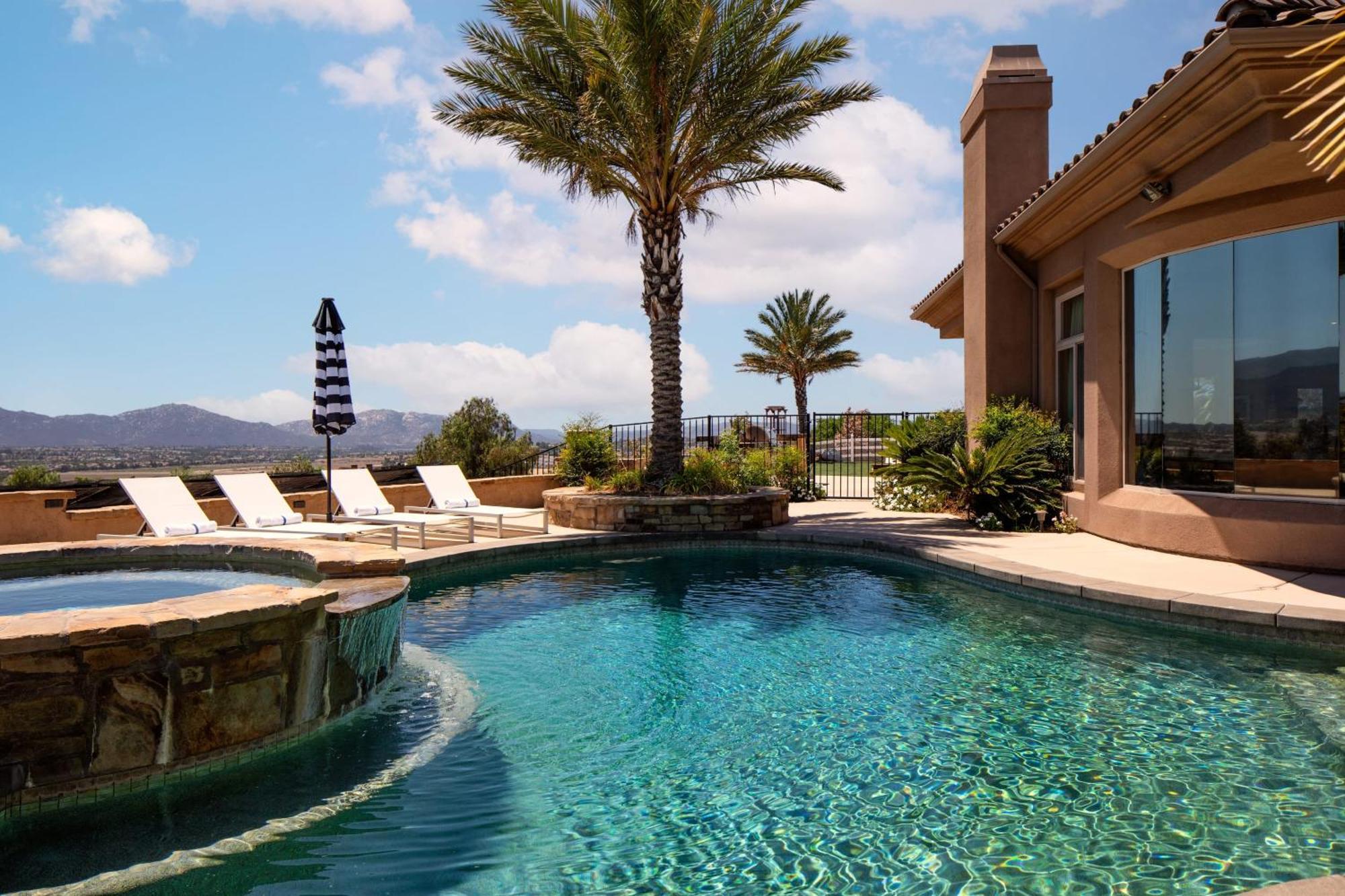 Sangiovese By Avantstay Spectacular Estate W Pool Hot Tub Putting Green تيميكولا، ريفيرسيدي، كاليفورنيا المظهر الخارجي الصورة